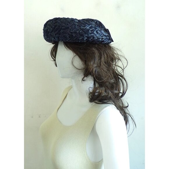 Vintage 60s Straw Hat Navy Blue Round 1960s Fascinator Cap Ribbon Bow Front Brim - Picture 3 of 10